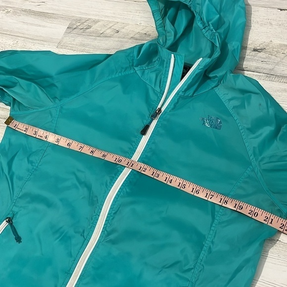 The North Face Light Weight Rain Jacket Size Large - Picture 9 of 10